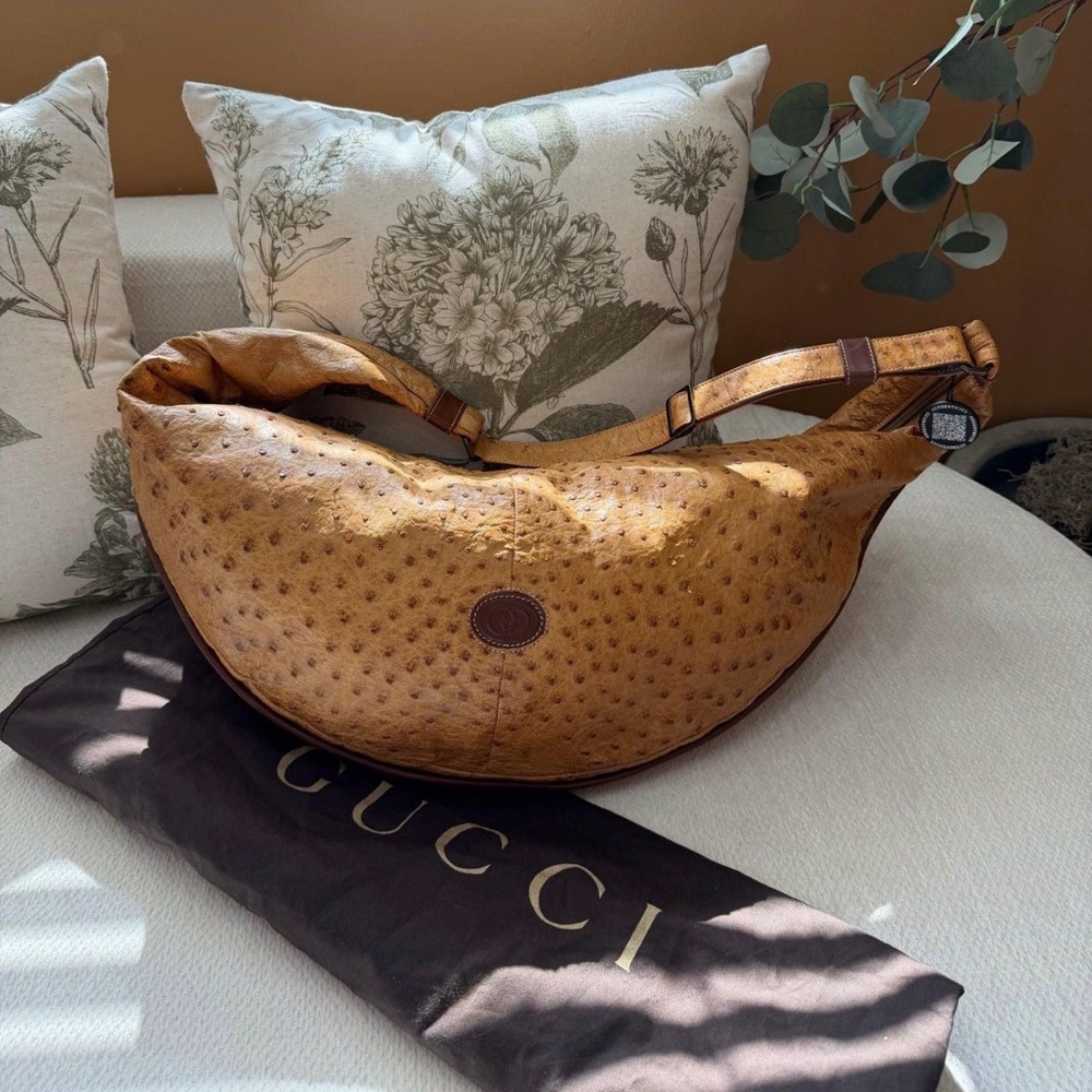 Gucci Tan Ostrich Leather Vintage
Hobo Shoulder Bag. Beautiful bag!